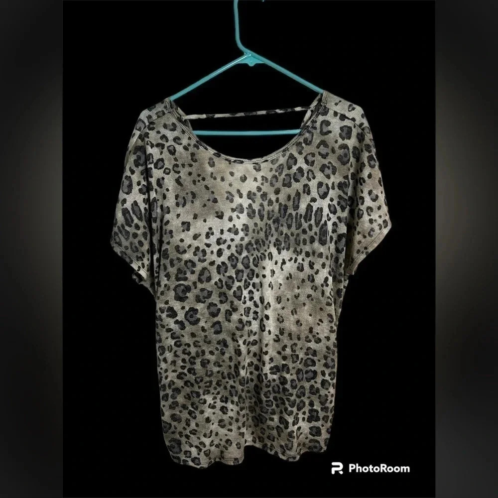 Andree By Unit leopard print top size Large